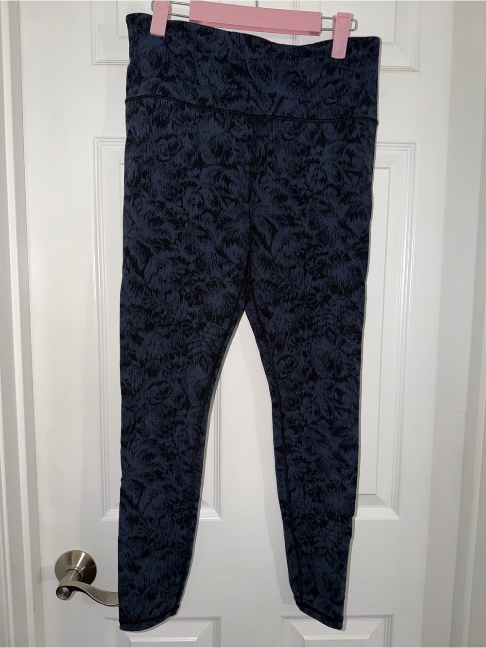 Athleta Women’s Navy Floral-Print Leggings